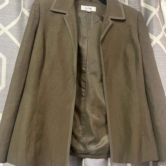 Le Suit Olive Green and White Pantsuit - Picture 13 of 16